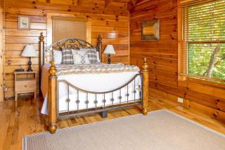 Hawk's View Log Cabin - Lake Lure - 2