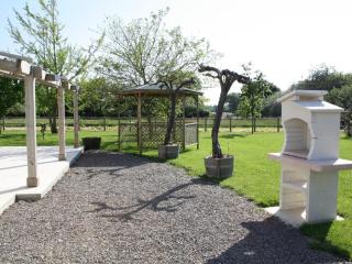 Maison rénovée avec grand jardin, proche des Sables-d'Olonne, 4 chambres, terrasse et Wifi - FR-1-426-187 - 9