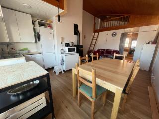 Chaleureux 3 pièces + mezzanine, 6/7 pers, poêle à bois, balcon ouest, parking, proche centre et pistes - FR-1-572-271 - 8