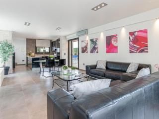 Casa moderna con piscina, Wi-Fi, AA, barbacoa y parking en Sant Pere Pescador - ES-89-73 - Sant Pere Pescador - 9