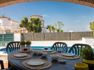 Casa con Piscina, A/A, Wifi, Barbacoa, a 200 m de la Playa - ES-89-75 - Sant Pere Pescador - 1