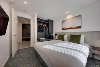 Littomore Suites Kingswood - 0