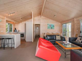 Ocean Beach Beauty - Tairua Holiday Home - 4