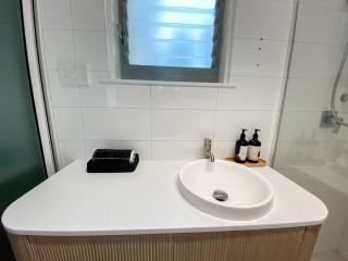 HoneyB - 2 bed Apt on the beach - 6