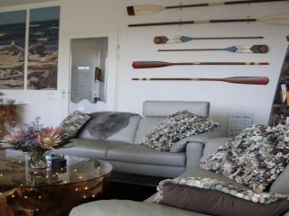 Elegant Waterfront Villa with Jetty - 3