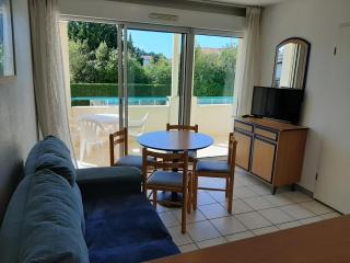 Appartement T2 avec terrasse à 10m du golf - FR-1-239-551 - 8