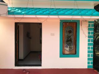 Acharekar's Home stay - Adorable AC and Non AC Rooms with free Wi-Fi - Malvan - 1