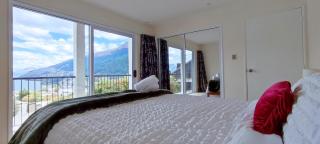 Beautiful Lake Views Apartment - Queenstown - 6