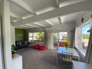 Sounds Good - Waikawa Holiday Home and Berth - Picton - 1