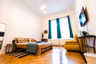 Palace Quarter Suite - 9