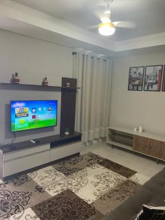 Linda casa com jacuzzi e churrasqueira privada para temporada - 2