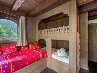 Chalet familial avec jacuzzi, salle de cinéma et parking - FR-1-565-65 - Les Allues - 4