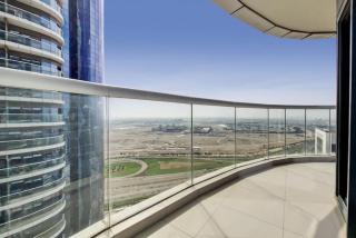 DAMAC Paramount B - Beautiful Three Bedroom - Dubai - 6