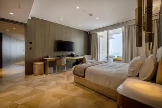 FIVE Palm Jumeirah 2BR Luxury Penthouse, Private Pool, Full Marina Sea View - 2