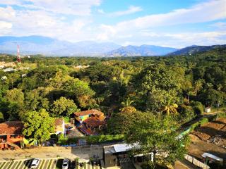 Acogedor, Gran Vista a las Montañas y a la Ciudad! - 6