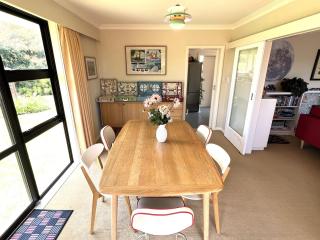 Tranquility Base - Waikanae Beach Holiday Home - Waikanae - 5