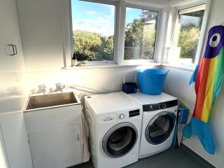Tranquility Base - Waikanae Beach Holiday Home - Waikanae - 1