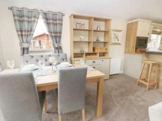 Little Gem Lodge with Hot Tub - 4