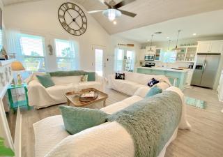 Reader's Retreat home - 4