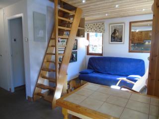 Charmant Appartement avec Mezzanine et Balcon - 4-5 Pers., Garage, Proche Lac et Navette - FR-1-198-121 - Châtel - 0