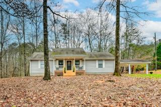 Beautiful Clarkesville Home about 8 Mi to Helen! - Clarkesville - 8