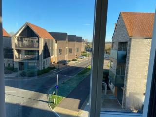 Exquisite & Contemporary 2 Bed Apartment w Parking 10 mins walk to Papworth, Addenbrookes hospitals & Bio Medical Campus - Trumpington - 4