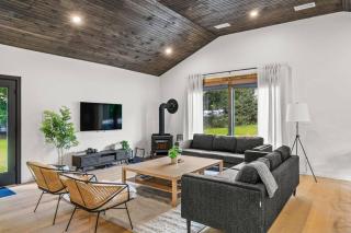 Campfire Bungalow - Kid Friendly - 0