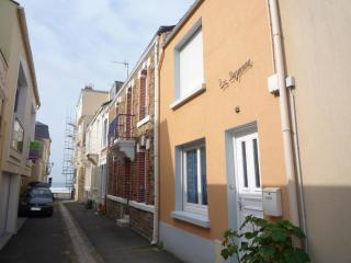 Maison de Pêcheur Rénovée avec Cour Calme, à 50m de la Mer et Proche Plage et Commerces - FR-1-92-702 - Les Sables-dʼOlonne - 2