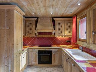 Chalet familial traditionnel avec sauna proche des pistes et commerces, parking, animaux admis - FR-1-566-3 - 4
