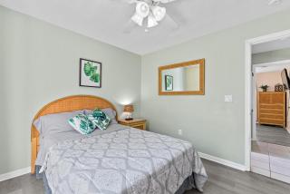 Surfside Paradise Retreat - 3BR and 2BA Duplex, Grill, DOG FRIENDLY - Close to the Beach! - Melbourne - 6