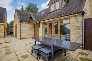 Beautiful 4-5 bedroom village house with rural views - Salford - 6