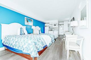Ocean front comfy condo w/kitchen, sleeps 4, Snowbird Paradise - 2