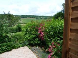 Maison de charme en pierres, 5 chambres, jardin clos, terrasse, calme, ping-pong, proche loisirs. - FR-1-410-150 - 1