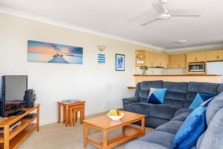 Sharon Lee 2 - Rainbow Beach - 3