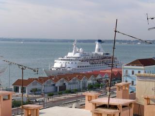 Apolonia 8 - LisbonBreaks - 2