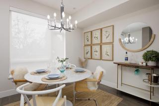 Luxury 3BR TH w Peloton-Central & YVR I 2Parking - Vancouver - 0