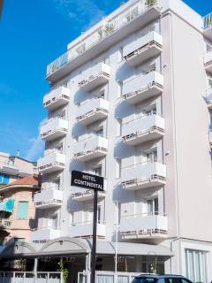 Hotel Continental - Pietra Ligure - 0