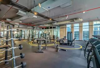 Stylish Apartment Balcony and Sea Views - 4