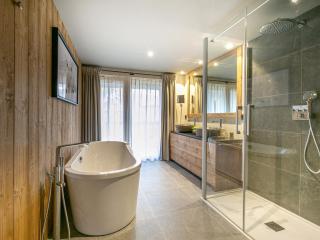Appartement de luxe avec cheminée, balcon et services inclus, au pied de la forêt de Bellevarde - FR-1-694-12 - Val dʼIsère - 4
