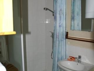 Appartement cosy au pied des pistes avec balcon, proche commodités - FR-1-557A-28 - 7