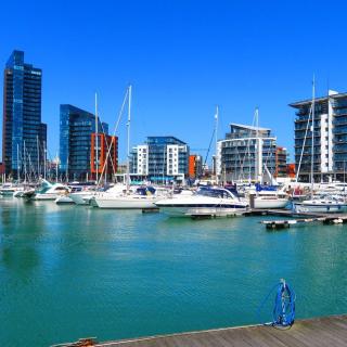 Ocean Village 3 Bed House & Parking - Southampton - 5