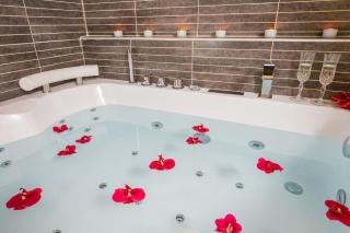 Girolamo's Jacuzzi place - 6
