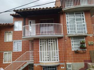 Hermosa casa ideal para el descanso - Rionegro - 0