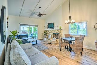 Chic Fountain Valley Getaway Near Theme Parks - 0