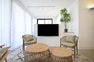 Stylish Oasis 2BR near the beach by HolyGuest - Tel Aviv - 9