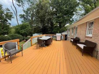 Lux Family Xcape with HotTub Fireplace Deck BBQ - Silver Spring - 5
