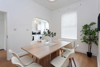 Spacious Comfortable house close to Etihad+parking - Manchester - 6