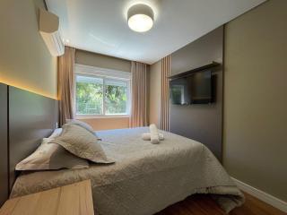 Apartamento 2 dorm e VARANDA a 3 QD RUA COBERTA - 7