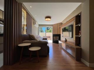 Apartamento 2 dorm e VARANDA a 3 QD RUA COBERTA - 3