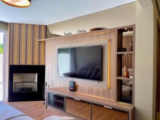 Apartamento 2 dorm e VARANDA a 3 QD RUA COBERTA - 2